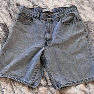 Vintage Levi Men's Denim Shorts - Light Blue Casual Jean Shorts W33